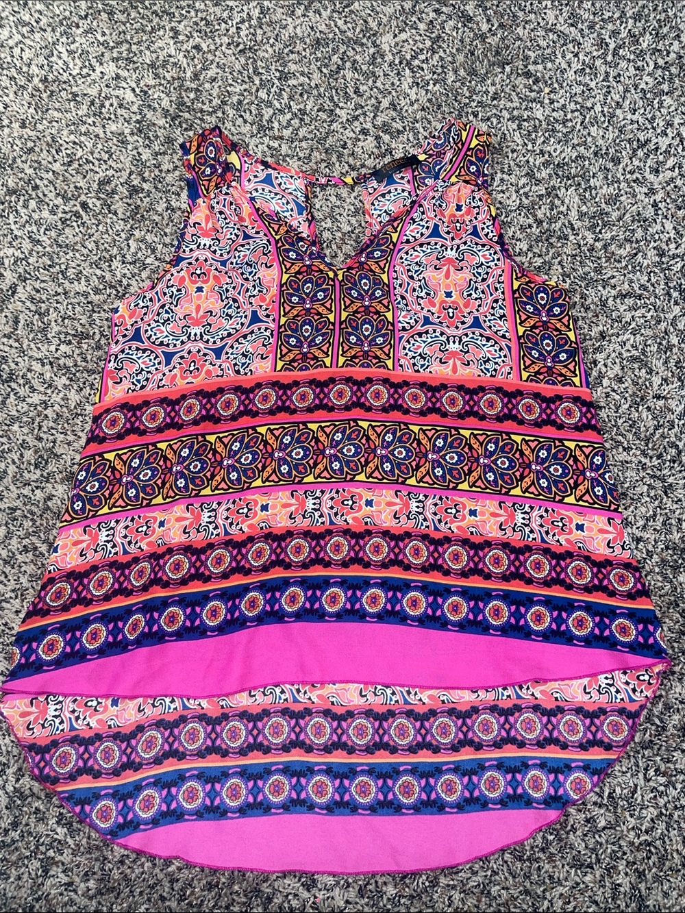 Renee C. Pink Patterned V-Neck Sleeveless High Low Colorful Top M | NWOT - Picture 2 of 4